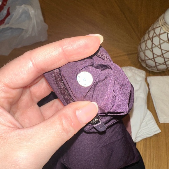 Lululemon Tracker Short 4” Size 4 - Picture 4 of 7